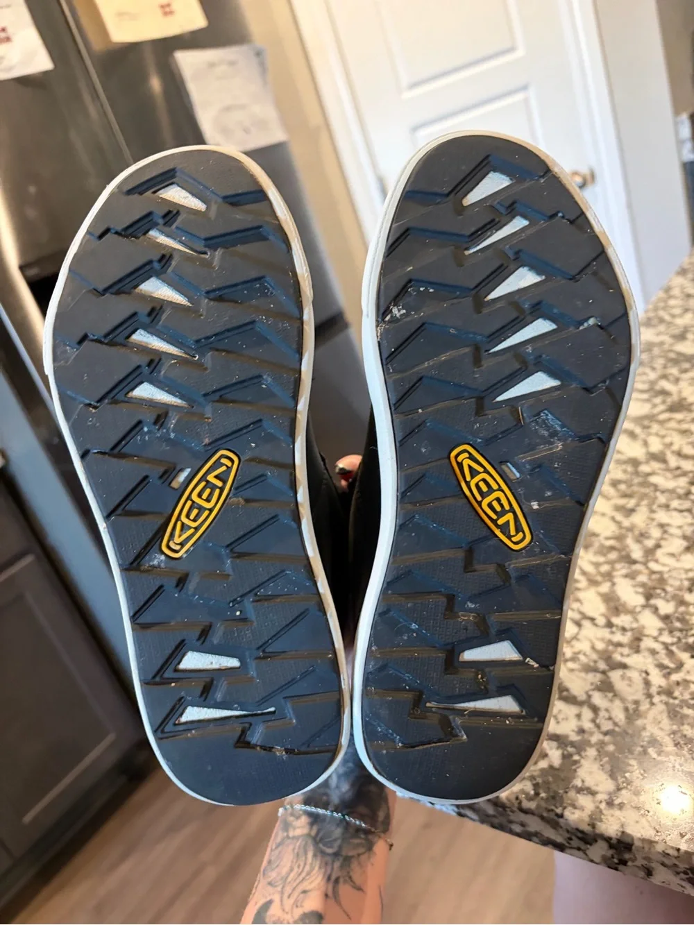 KEEN Elena Mid Black Plaid Sneaker Boots